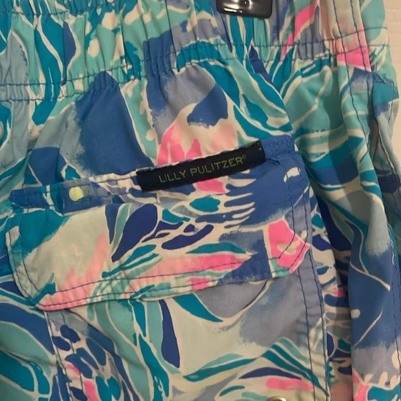 Lilly Pulitzer Men’s swim size L - Picture 3 of 7